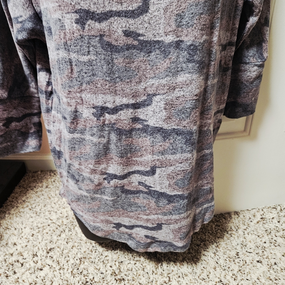 Pink Clover Camouflage Top in Gray and Pink - Picture 3 of 10